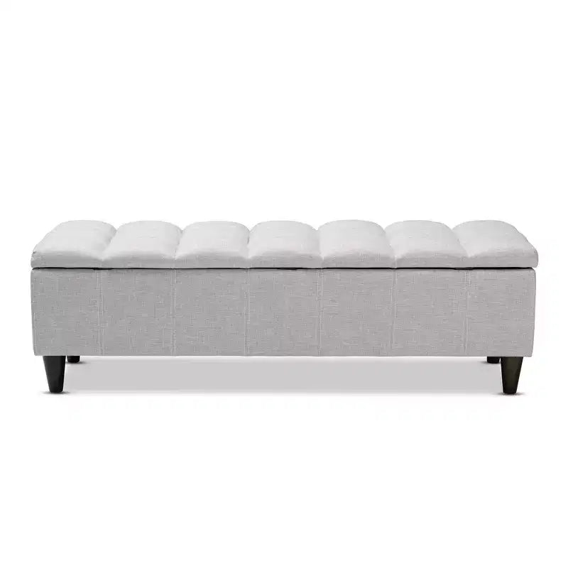 Banqueta de almacenamiento otomana de madera acabada en gris beige Brette - Baxton Studio: moderna de mediados de siglo, capitoné, estructura de madera de caucho, capacidad de 113 kg