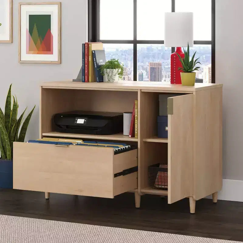 Aparador de oficina Clifford Place, arce natural - Sauder: Mueble para dispositivos multimedia con estante ajustable y almacenamiento de archivos