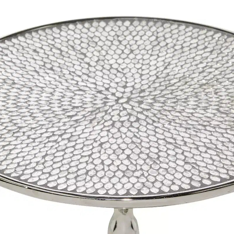 Mesa Pedestal de Aluminio Glam Plateada - Olivia & May: Acento Redondo de Lujo, 20" de Altura, Tablero de Metal, 15.6" de Ancho