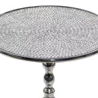 Mesa Pedestal de Aluminio Glam Plateada - Olivia & May: Acento Redondo de Lujo, 20" de Altura, Tablero de Metal, 15.6" de Ancho