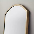 Espejo de pie arqueado rectangular de metal de 48,26 cm x 162,56 cm en latón - Hearth & Hand™ con Magnolia