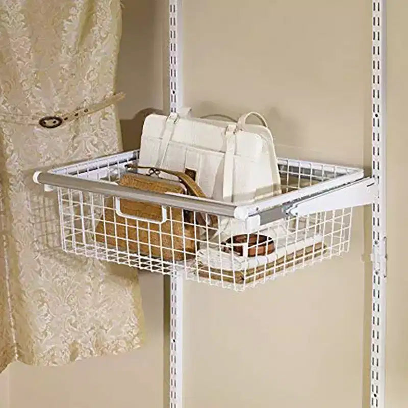 Cesta de almacenamiento deslizante de alambre metálico Rubbermaid para kits organizadores de armarios, blanca