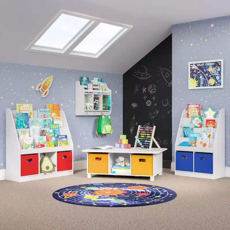 Mesa de actividades y juegos para niños RiverRidge con 6 compartimentos de almacenamiento, blanca con 2 cubos de tela