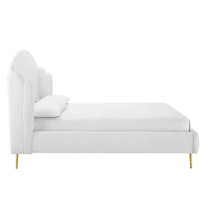 Cama de plataforma con respaldo alado de terciopelo Queen Lana Performance - Modway