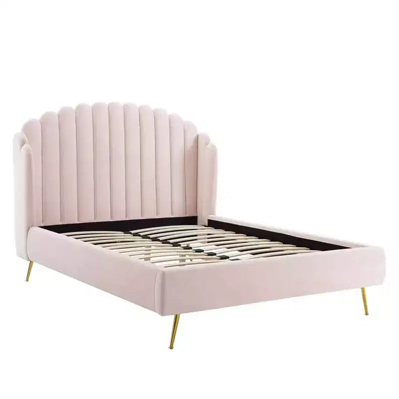 Cama de plataforma con respaldo alado de terciopelo Queen Lana Performance - Modway