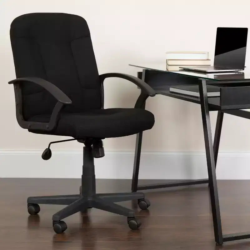 Silla de oficina ejecutiva giratoria de tela de respaldo medio Emma y Oliver con brazos de nylon