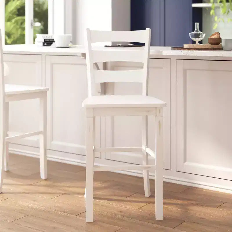 Flash Furniture Liesel - Juego de 2 taburetes de bar comerciales de madera maciza, estilo clásico, con respaldo de escalera, altura de bar