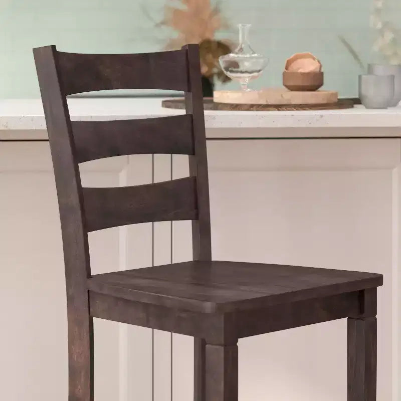 Flash Furniture Liesel - Juego de 2 taburetes de bar comerciales de madera maciza, estilo clásico, con respaldo de escalera, altura de bar