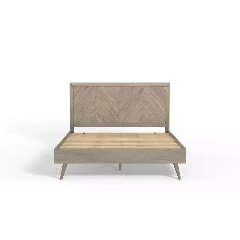 Estructura de cama de plataforma de madera con cabecero en forma de cheurón - eLuxury
