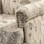Juego de 2 sillones tapizados de madera Yahweh de estilo de transición con brazos de panel y respaldo curvado para dormitorio | ART OF LIVING DESIGNS