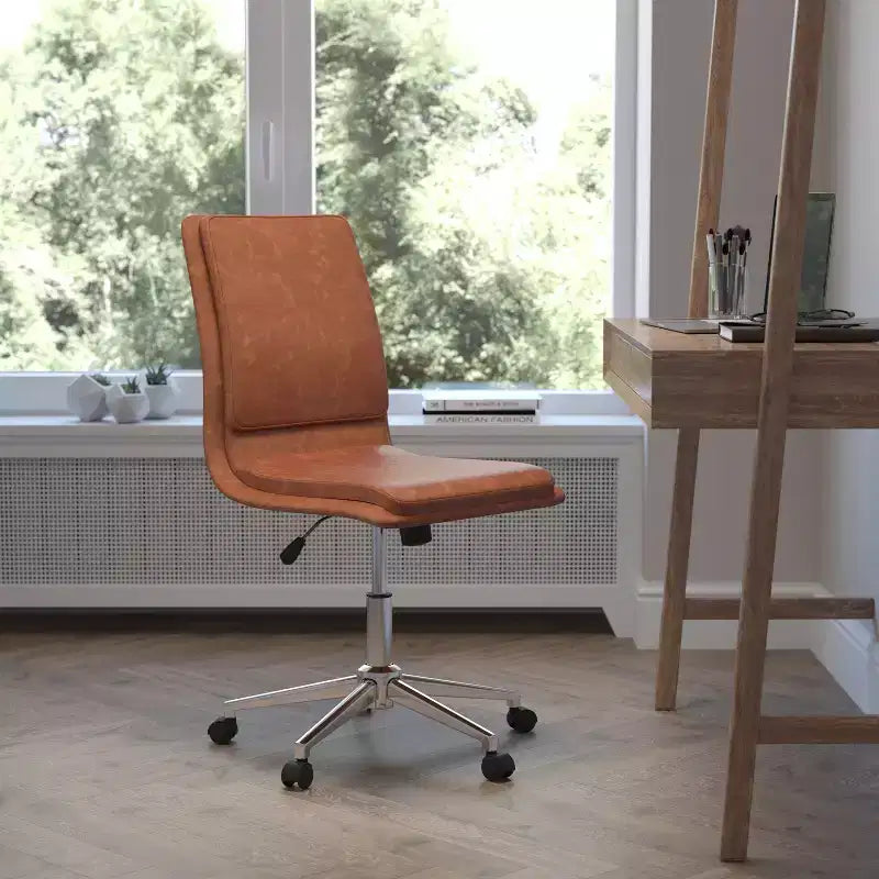 Silla de oficina moderna de piel sintética tapizada Emma y Oliver de respaldo medio con base de 5 radios y ajuste neumático de altura del asiento