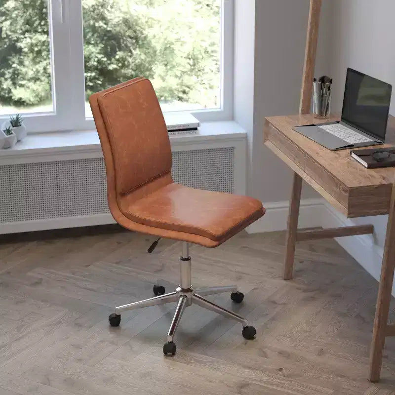 Silla de oficina moderna de piel sintética tapizada Emma y Oliver de respaldo medio con base de 5 radios y ajuste neumático de altura del asiento