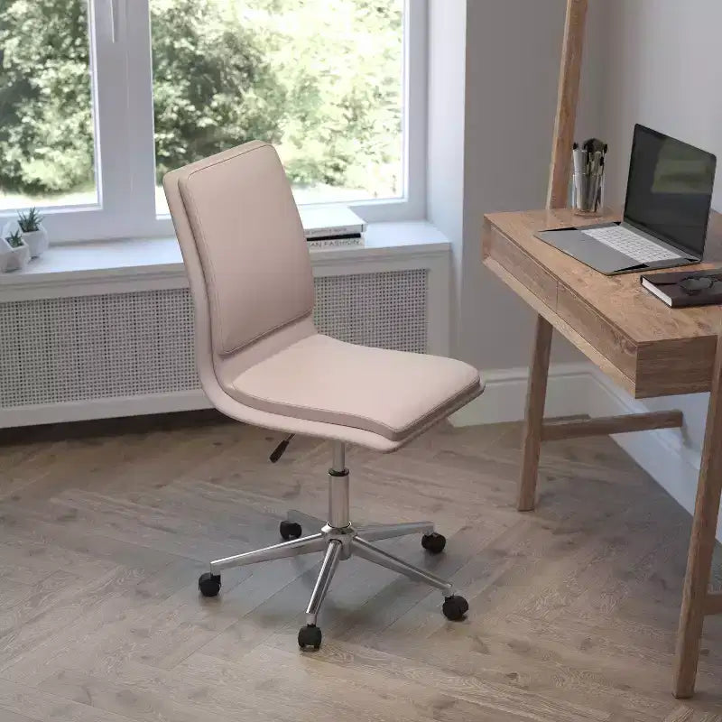 Silla de oficina moderna de piel sintética tapizada Emma y Oliver de respaldo medio con base de 5 radios y ajuste neumático de altura del asiento