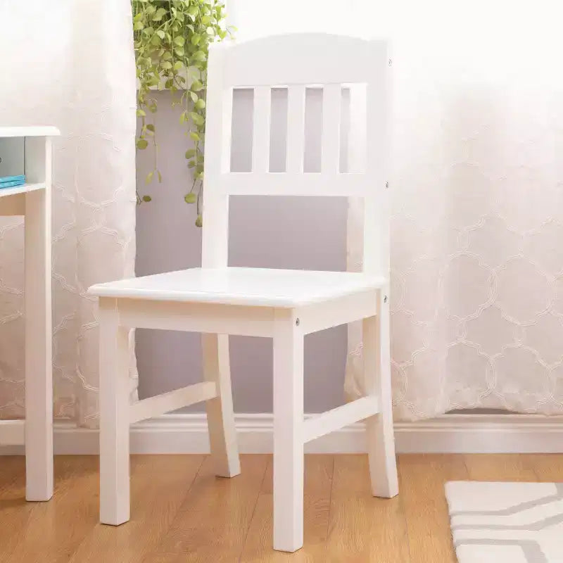 Escritorio y silla para niños Guidecraft Taiga con vitrina - Escritorio de computadora de madera para niños con cajones de almacenamiento y estantes | Mesa de estudio para niños para dormitorio