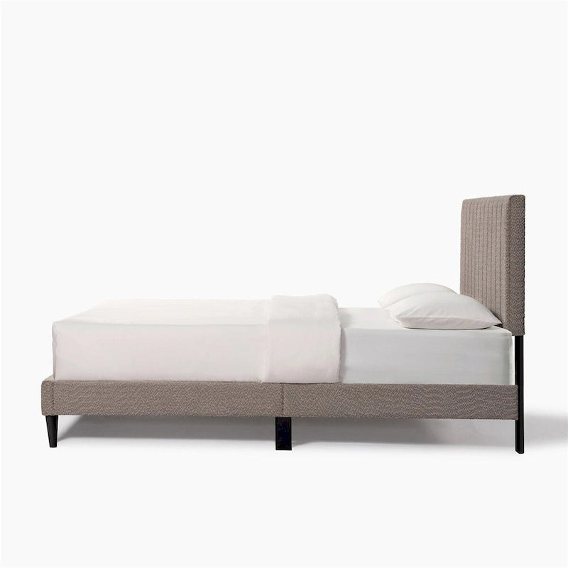Cama con plataforma tapizada tamaño queen con cabecera capitoné