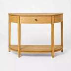 Mesa Consola Harriett de Madera Natural - Threshold diseñada con Studio McGee