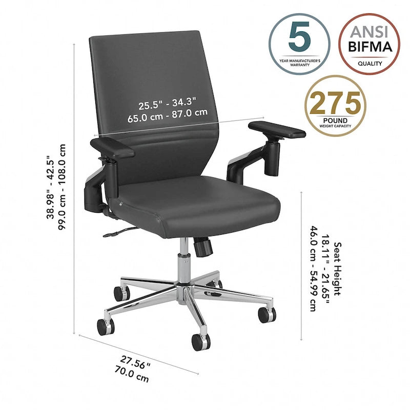 Sillón de oficina de piel sintética con respaldo medio, altura y reposabrazos ajustables